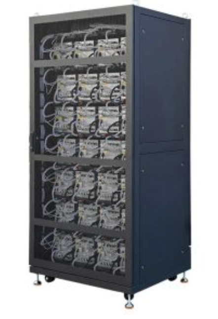 Хидроелектрически шкаф Lian Li за 28 устройства Antminer